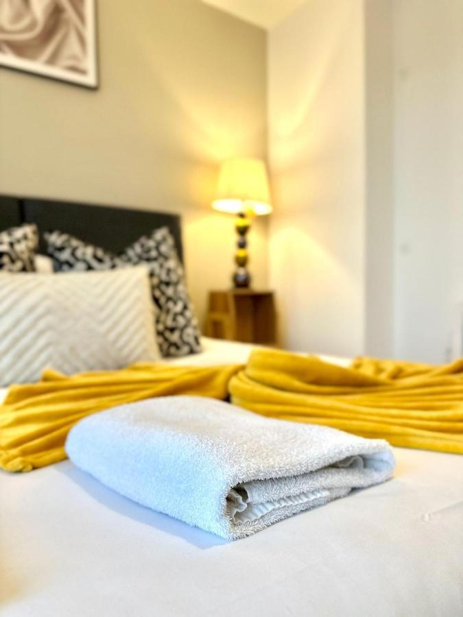 Koala & Tree - Modern 1 Bed Apartment For 4 Guests In The Heart Of Cambridge - Short Lets & Serviced Accommodation Bagian luar foto
