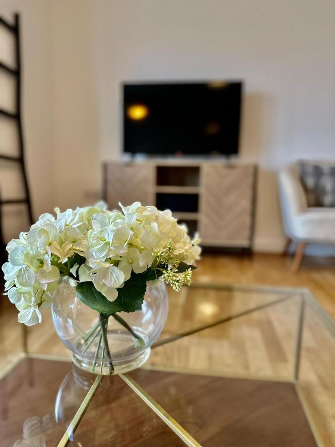 Koala & Tree - Modern 1 Bed Apartment For 4 Guests In The Heart Of Cambridge - Short Lets & Serviced Accommodation Bagian luar foto